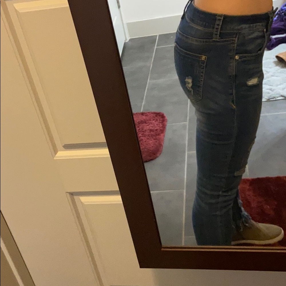 Distressed jeans - Picture 4 of 5